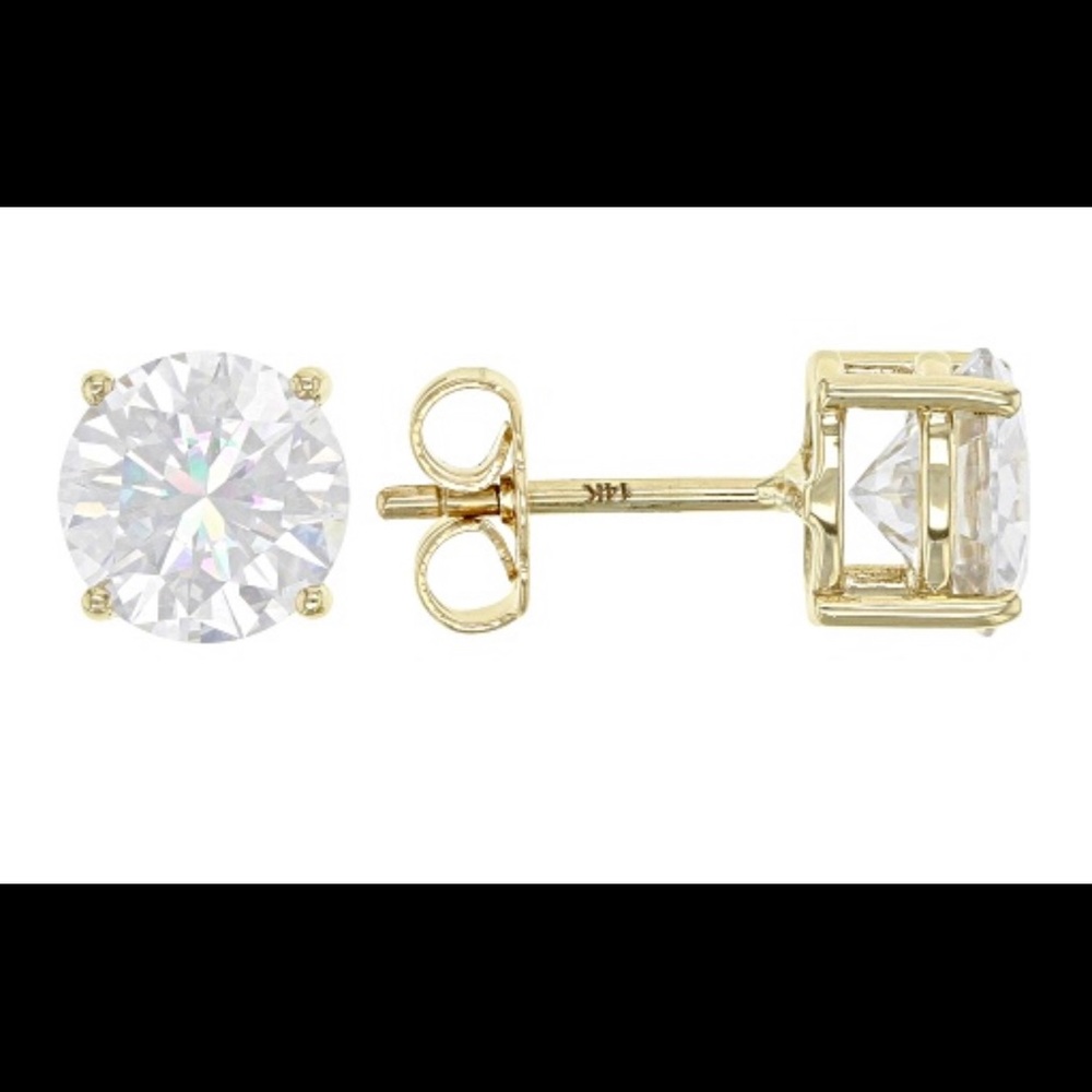 3CTW Moissanite Fire Studs